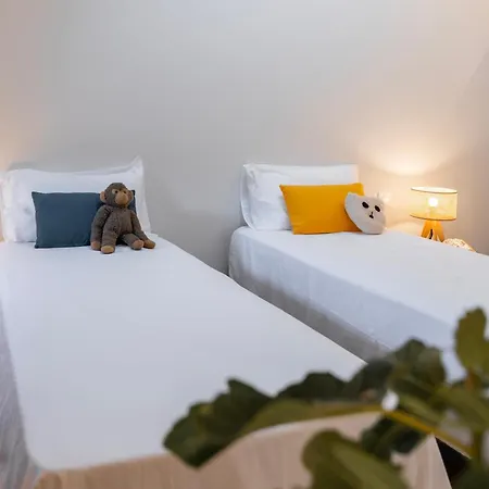 Les Terres Aoyama Guest house