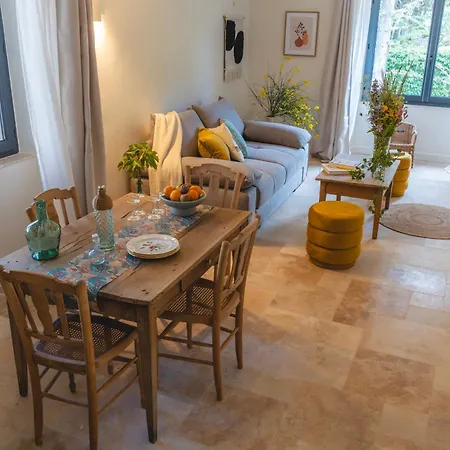 Au Pied Des Cévennes - Domaine Les Terres Aoyama Maison d'hôtes 4*
