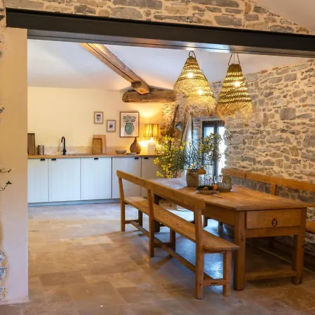 Au Pied Des Cévennes - Domaine Les Terres Aoyama 4*