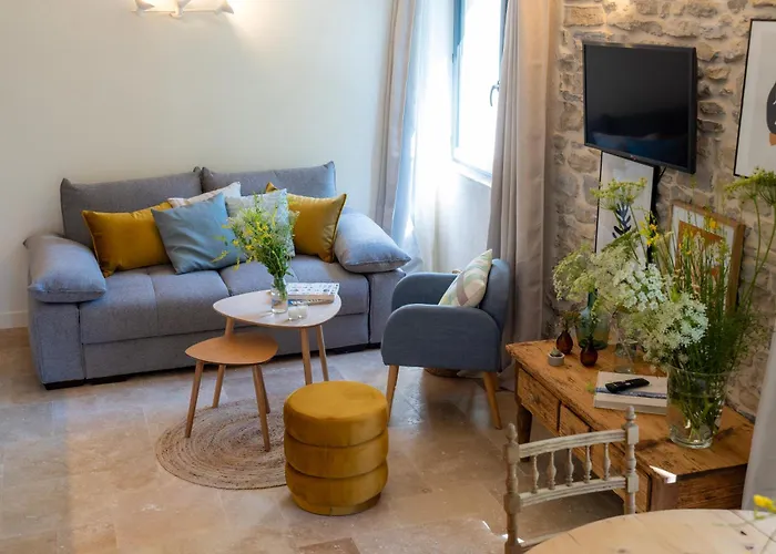 Maison d'hôtes Au Pied Des Cévennes - Domaine Les Terres Aoyama 4*
