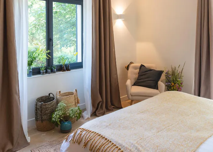 Au Pied Des Cévennes - Domaine Les Terres Aoyama 4*