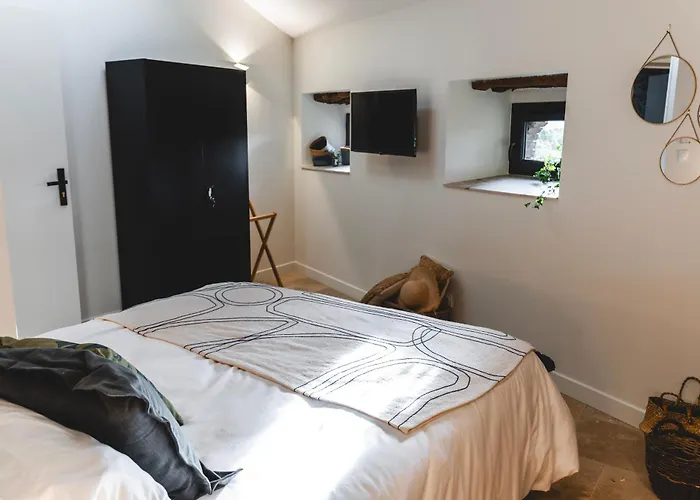 Maison d'hôtes Au Pied Des Cévennes - Domaine Les Terres Aoyama Saint Julien Les Rosiers