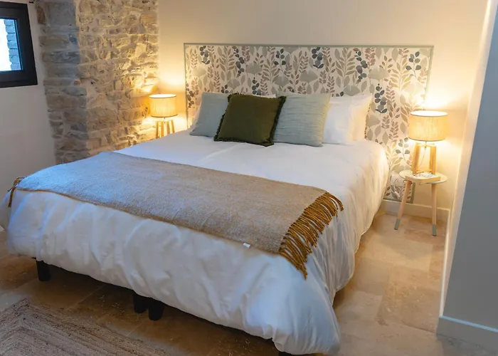 Maison d'hôtes Au Pied Des Cévennes - Domaine Les Terres Aoyama 4*
