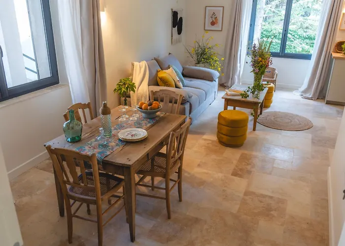 Au Pied Des Cévennes - Domaine Les Terres Aoyama Maison d'hôtes 4*