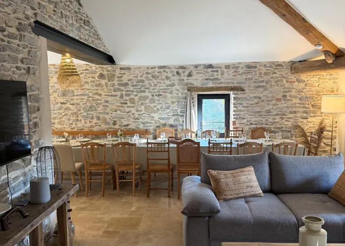 Maison d'hôtes Au Pied Des Cévennes - Domaine Les Terres Aoyama 4*